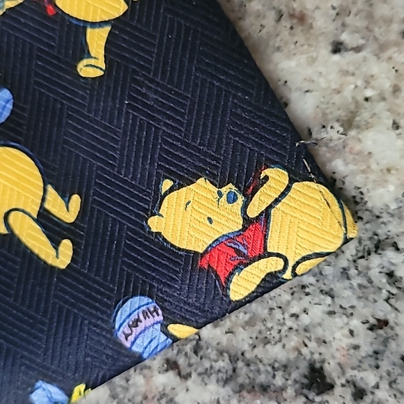 Vintage Pooh Tie - Picture 12 of 12